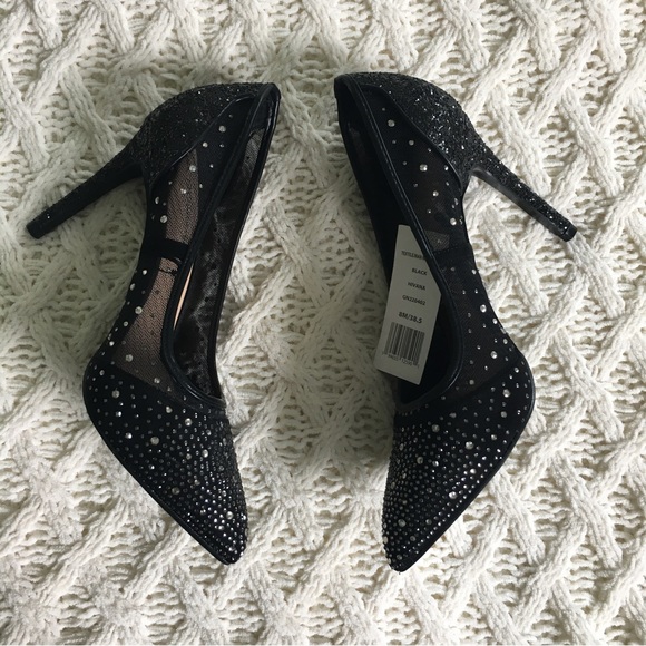 BCBG black heels - Picture 4 of 7